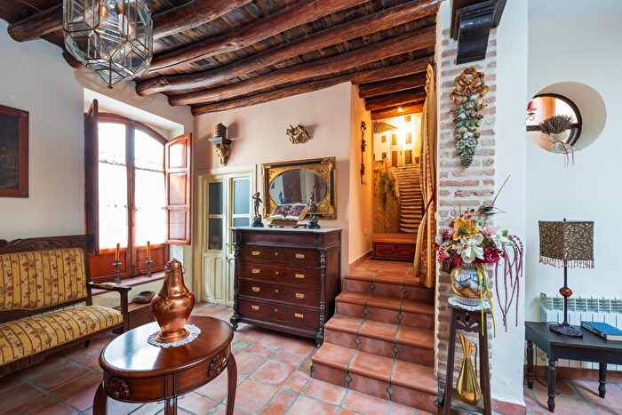 Casas en venta y pisos alquiler - 3