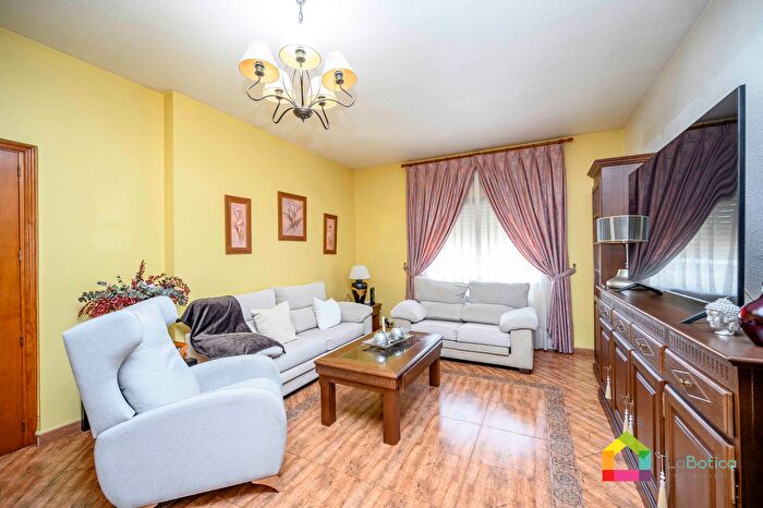 Casas en venta y pisos alquiler - 2
