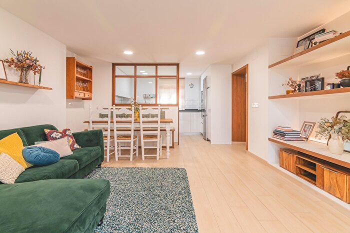 Casa en venta en Orkoien, Navarra de 4 habitaciones