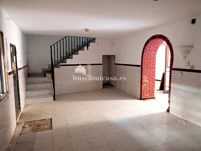 Casas en venta y pisos alquiler - 1