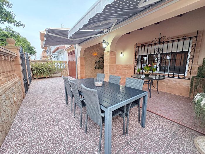 Casas en venta y pisos alquiler - 1