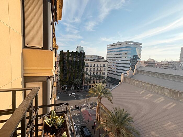 Casas en venta y pisos alquiler - 3