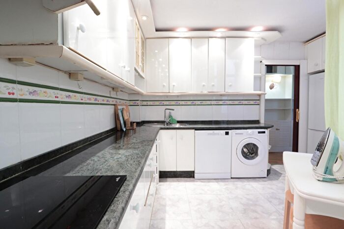 Casas en venta y pisos alquiler - 2