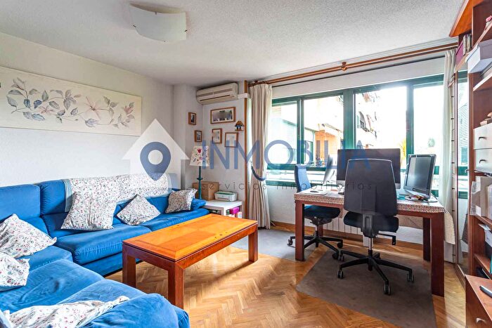 Casas en venta y pisos alquiler - 3
