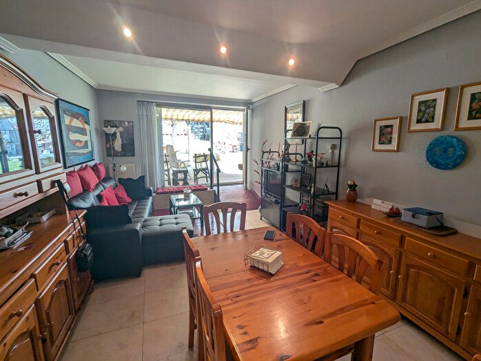 Casas en venta y pisos alquiler - 2