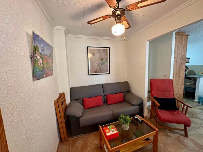 Casas en venta y pisos alquiler - 2