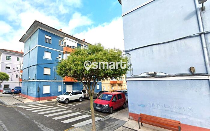 Piso en venta en Inmobiliaria Barreda, Torrelavega de 3 habitaciones