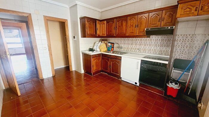 Casas en venta y pisos alquiler - 2