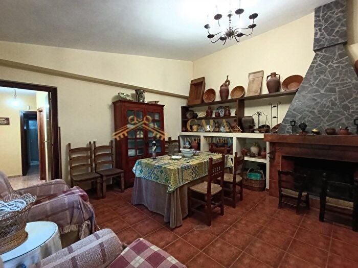 Casas en venta y pisos alquiler - 1