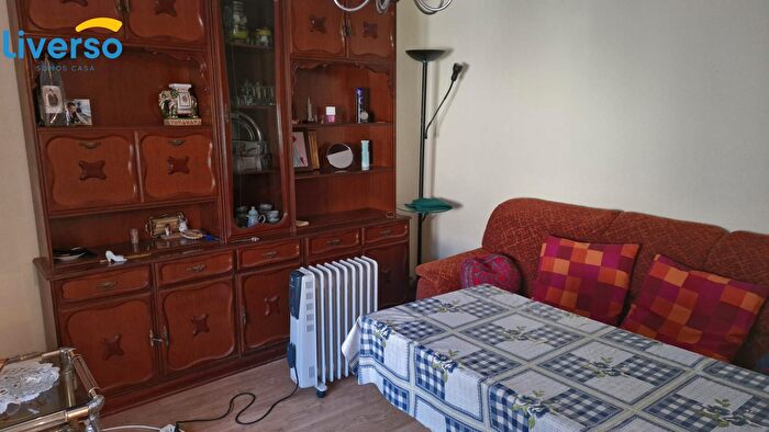Casas en venta y pisos alquiler - 3