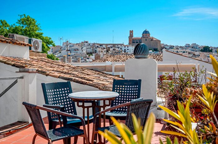 Casas en venta y pisos alquiler - 1