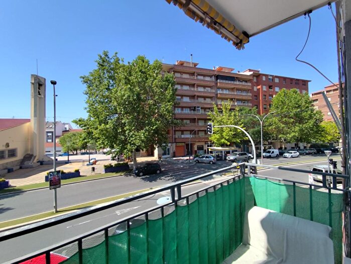 Casas en venta y pisos alquiler - 1