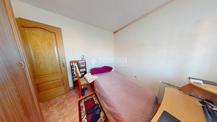 Casas en venta y pisos alquiler - 3
