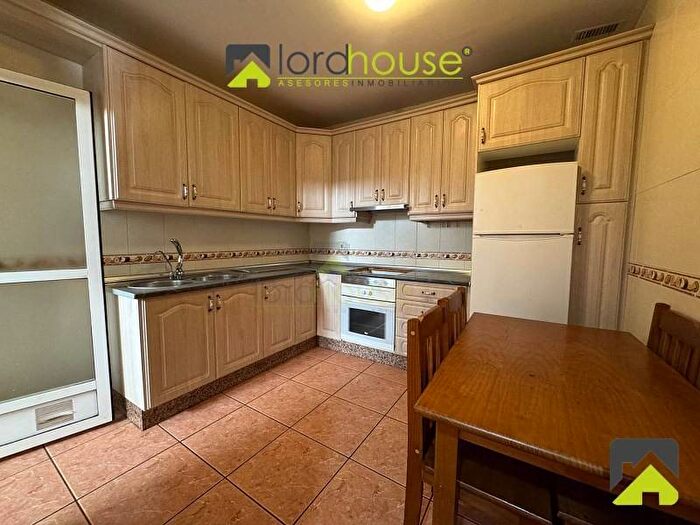 Casas en venta y pisos alquiler - 2