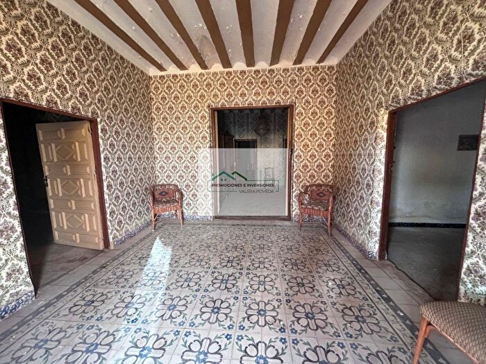 Casas en venta y pisos alquiler - 1