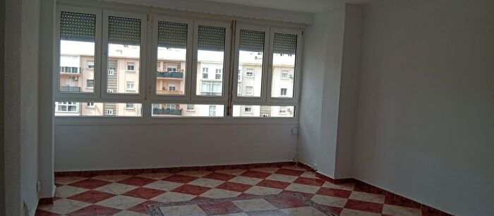 Piso en venta en Astilleros La Paz Loreto El Corte Inglés, Cádiz Capital de 4 habitaciones