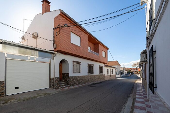 Casas en venta y pisos alquiler - 1