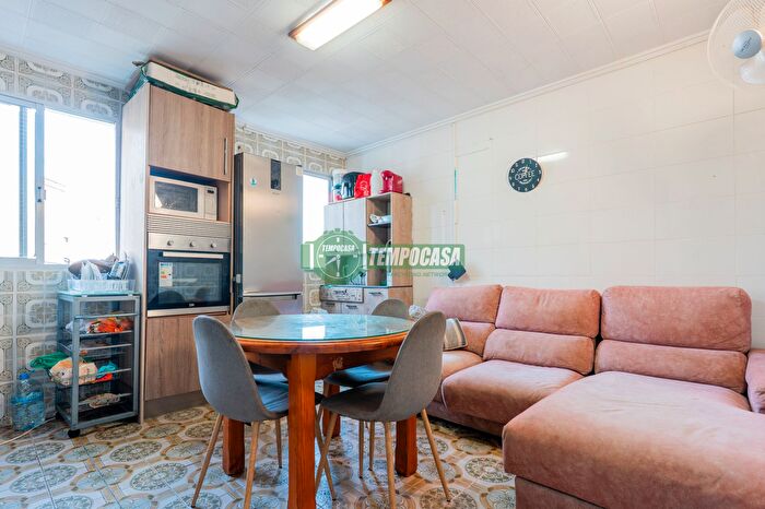Casas en venta y pisos alquiler - 3