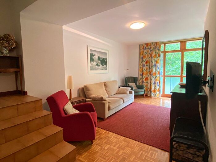 Casas en venta y pisos alquiler - 1