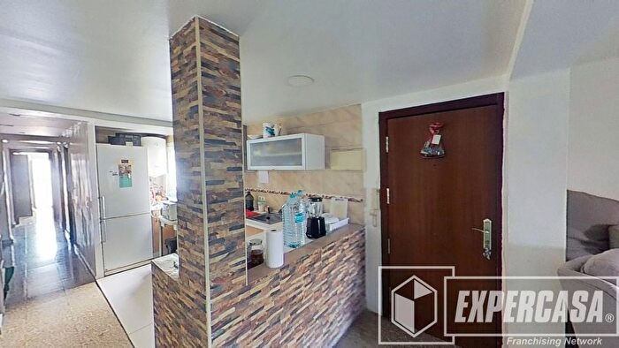 Casas en venta y pisos alquiler - 1