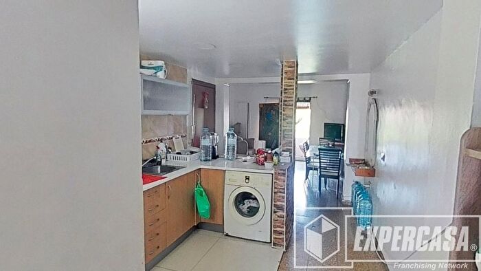 Casas en venta y pisos alquiler - 3