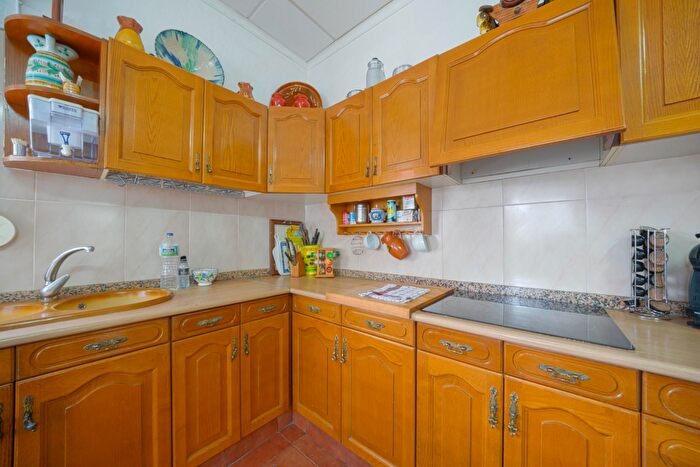 Casas en venta y pisos alquiler - 2