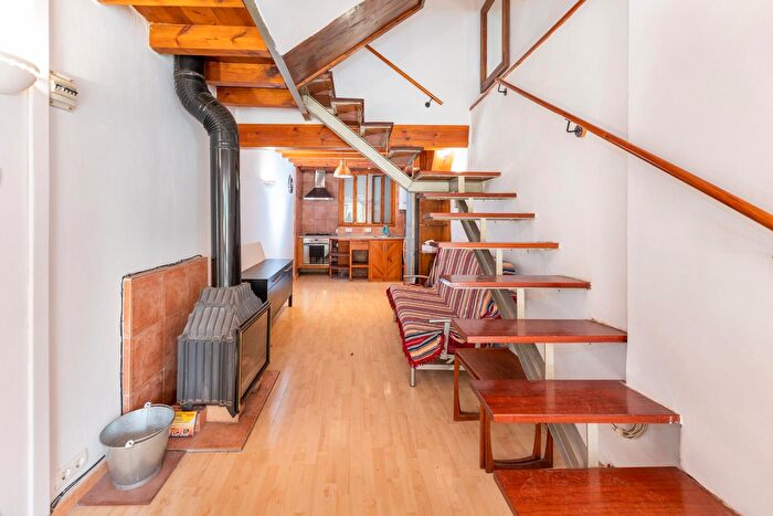Casas en venta y pisos alquiler - 3
