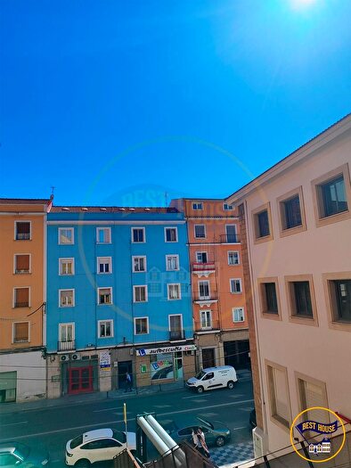Casas en venta y pisos alquiler - 3