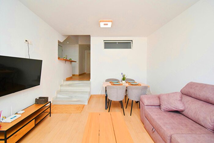 Casas en venta y pisos alquiler - 2