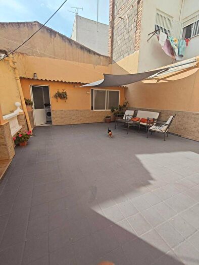 Casas en venta y pisos alquiler - 1