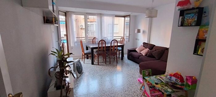 Piso en venta en Pla Carolinas, Carolinas Bajas de 4 habitaciones