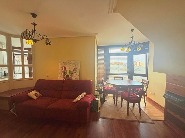 Casas en venta y pisos alquiler - 2
