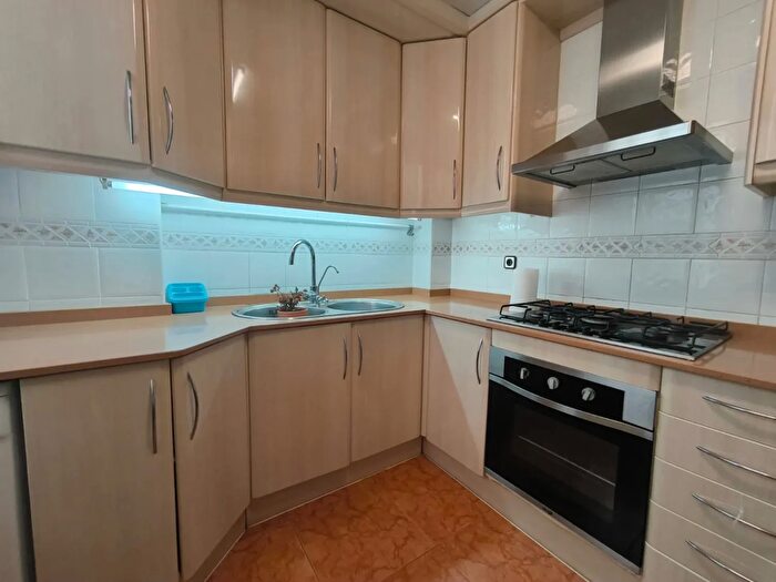 Casas en venta y pisos alquiler - 2
