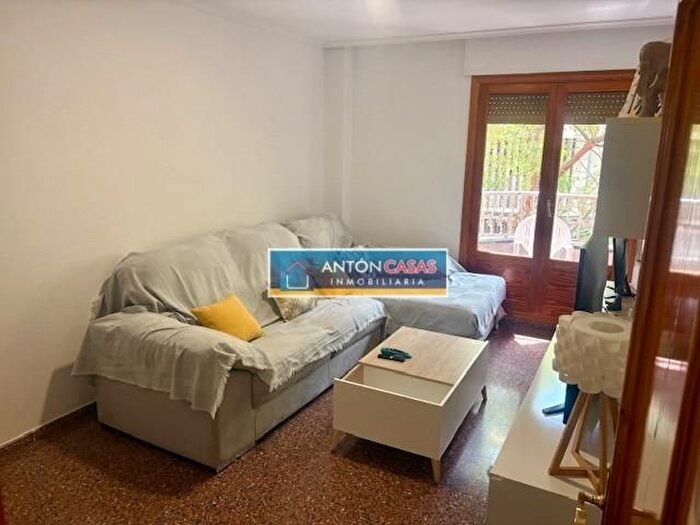 Piso en venta en Novelda, Alicante de 4 habitaciones