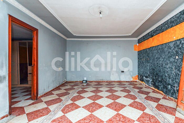 Casas en venta y pisos alquiler - 1