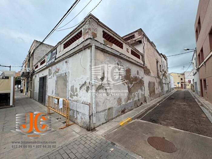 Casas en venta y pisos alquiler - 1