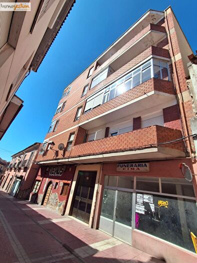 Casas en venta y pisos alquiler - 1
