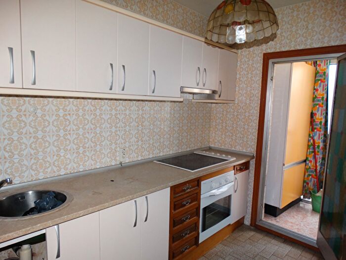 Casas en venta y pisos alquiler - 2