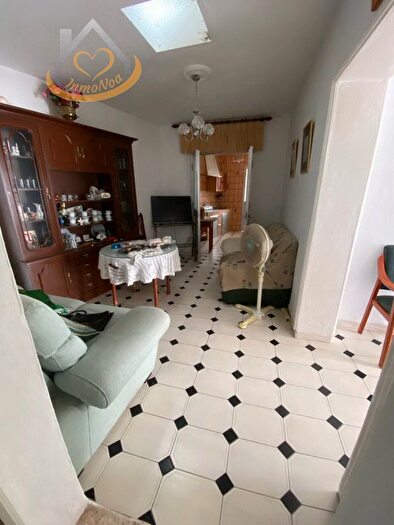 Casas en venta y pisos alquiler - 3