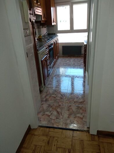 Piso en venta en Este, Ceares de 3 habitaciones