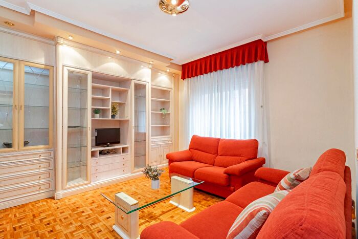 Casas en venta y pisos alquiler - 1