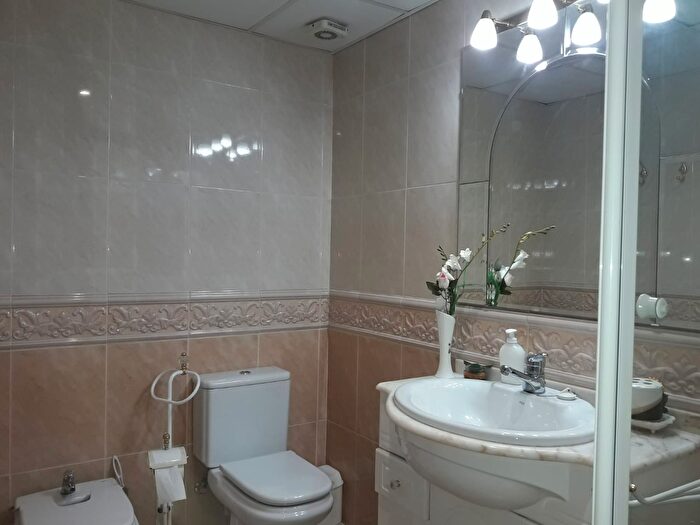Casas en venta y pisos alquiler - 3