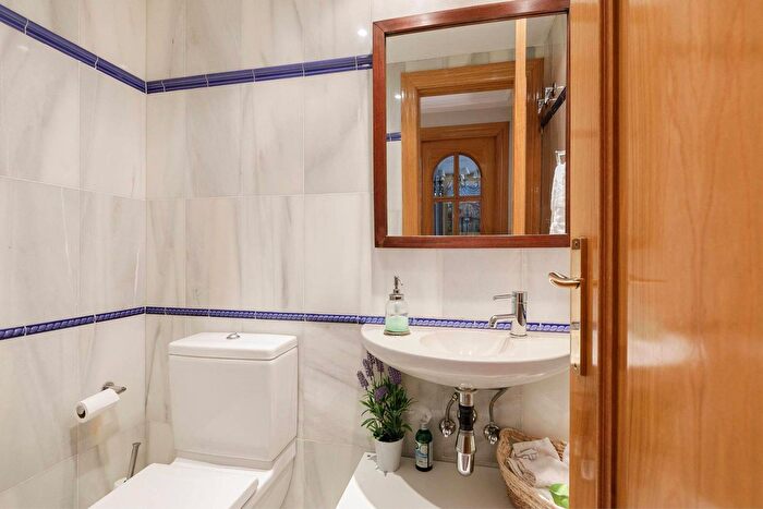 Casas en venta y pisos alquiler - 3