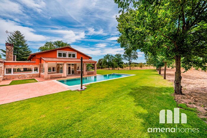 Casas en venta y pisos alquiler - 3