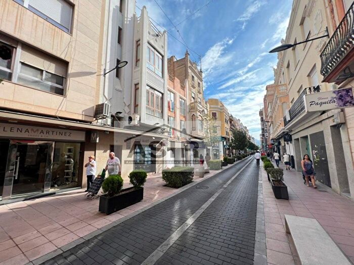 Casas en venta y pisos alquiler - 1