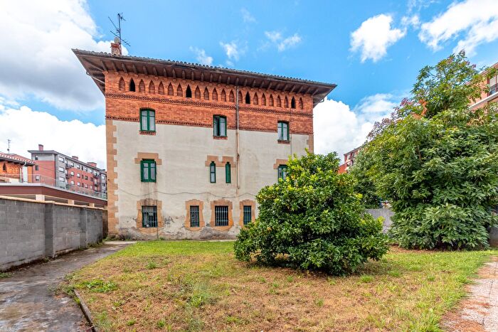 Casas en venta y pisos alquiler - 3