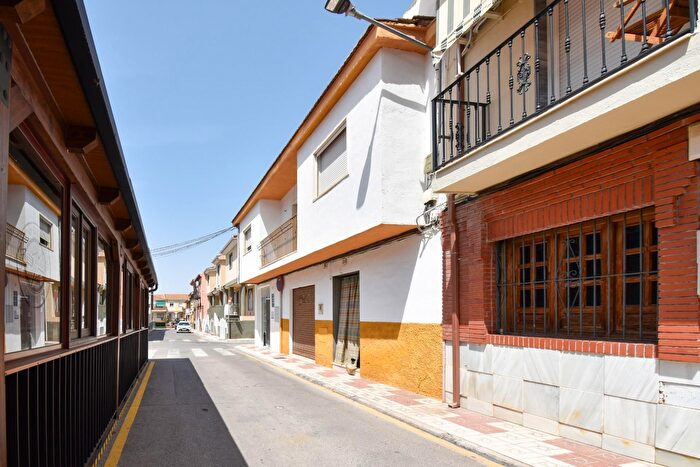 Casas en venta y pisos alquiler - 2