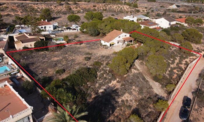 Casa en venta en Orihuela Costa, Lomas de Cabo Roig Los Dolses de 3 habitaciones
