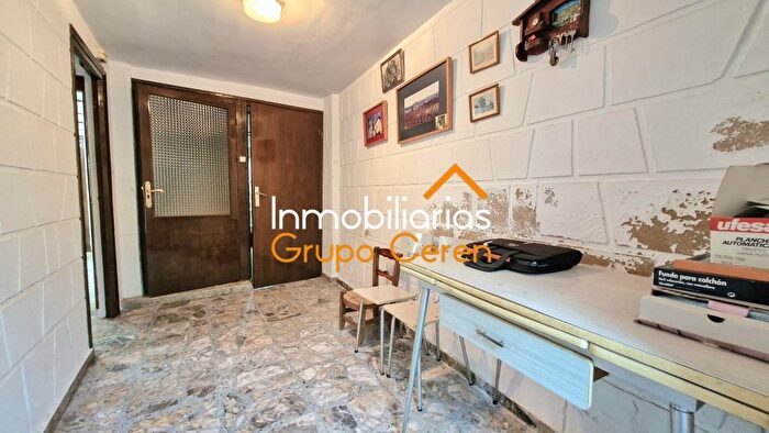 Casas en venta y pisos alquiler - 3