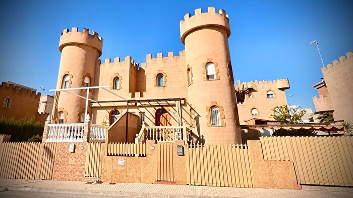 Casas en venta y pisos alquiler - 1